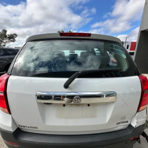 Holden Captiva 2016 White Auto Petrol