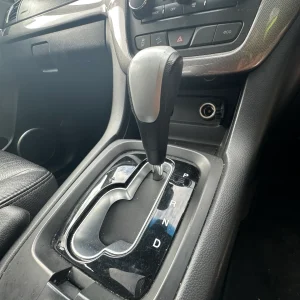 Holden Captiva 2016 White Auto Petrol