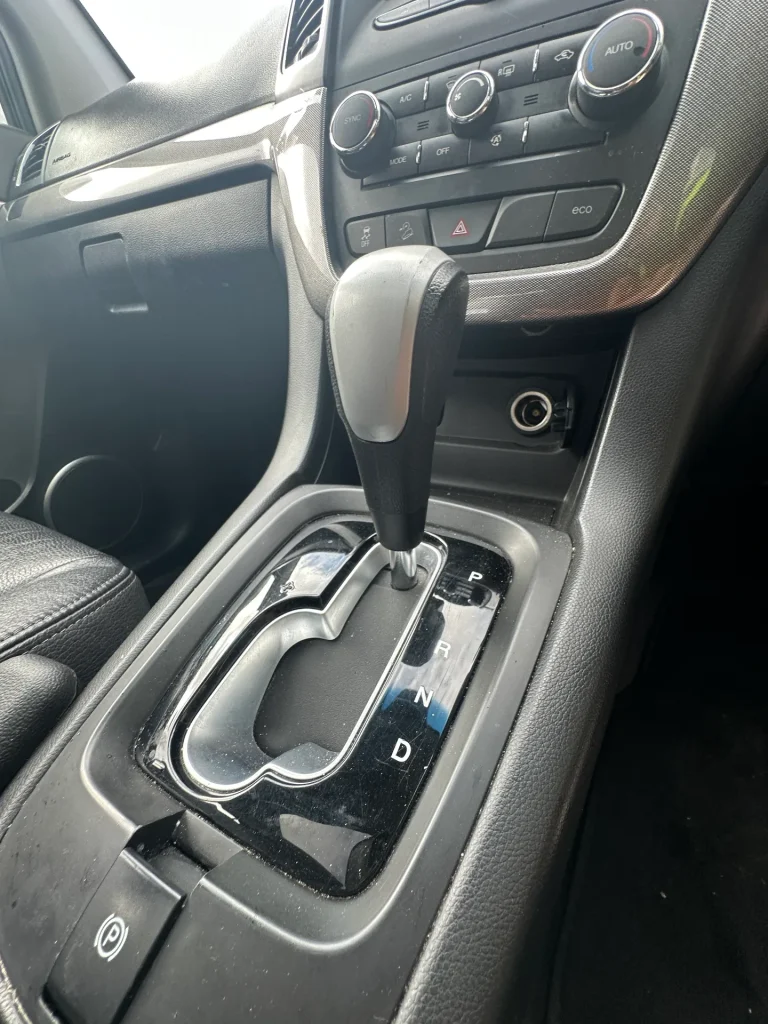 Holden Captiva 2016 White Auto Petrol