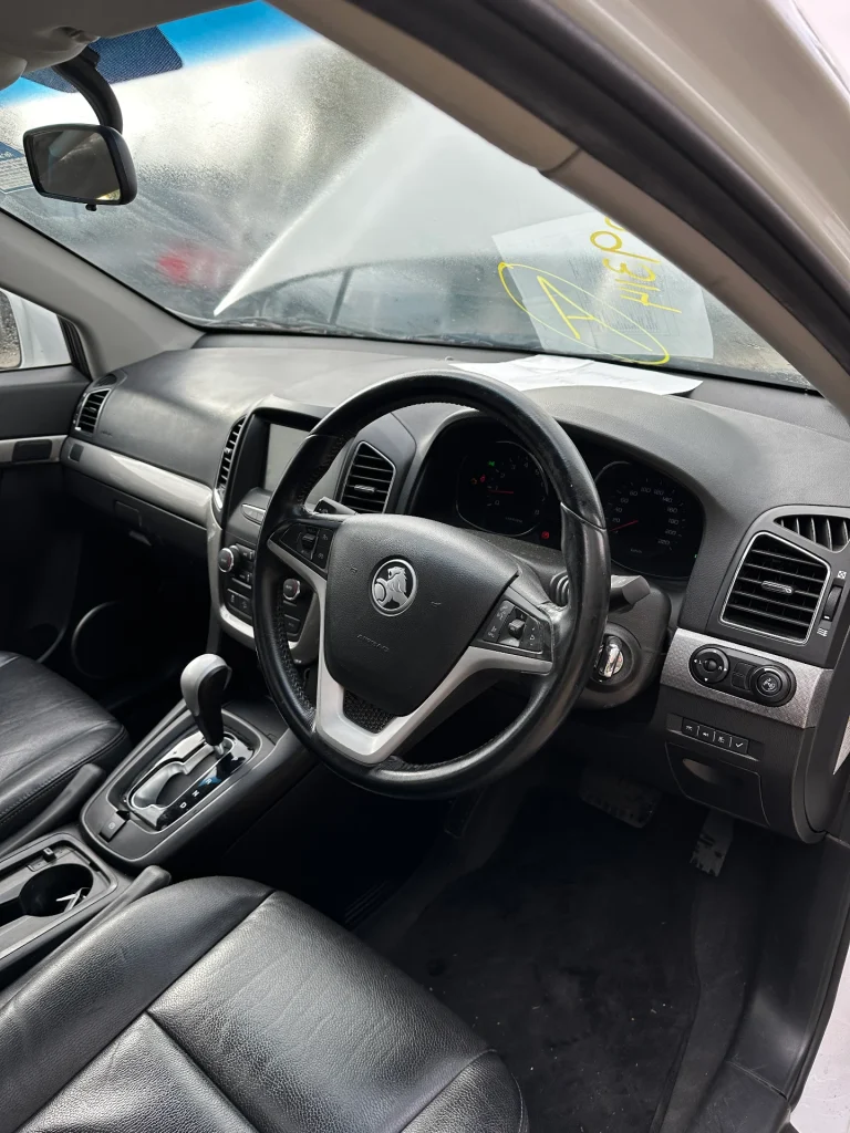Holden Captiva 2016 White Auto Petrol