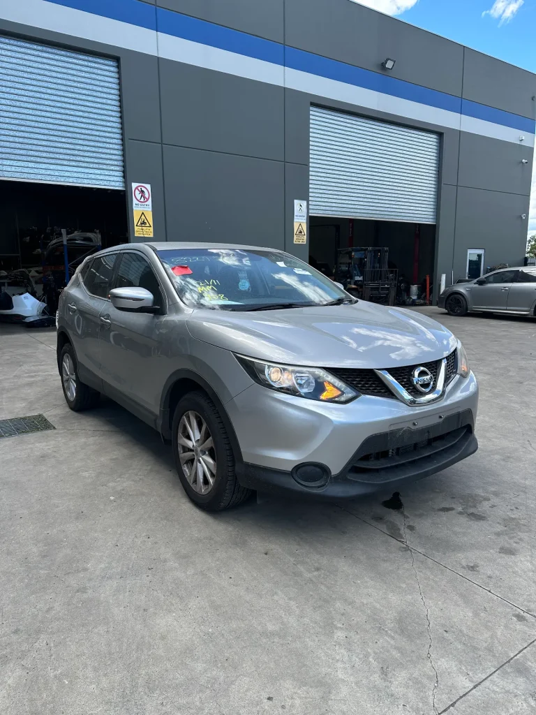 Nissan Qashqai 2016 Grey Auto Petrol
