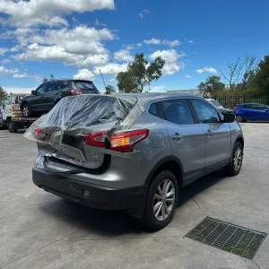 Nissan Qashqai 2016 Grey Auto Petrol