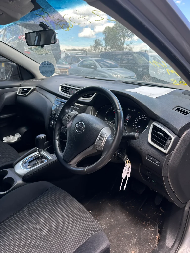 Nissan Qashqai 2016 Grey Auto Petrol