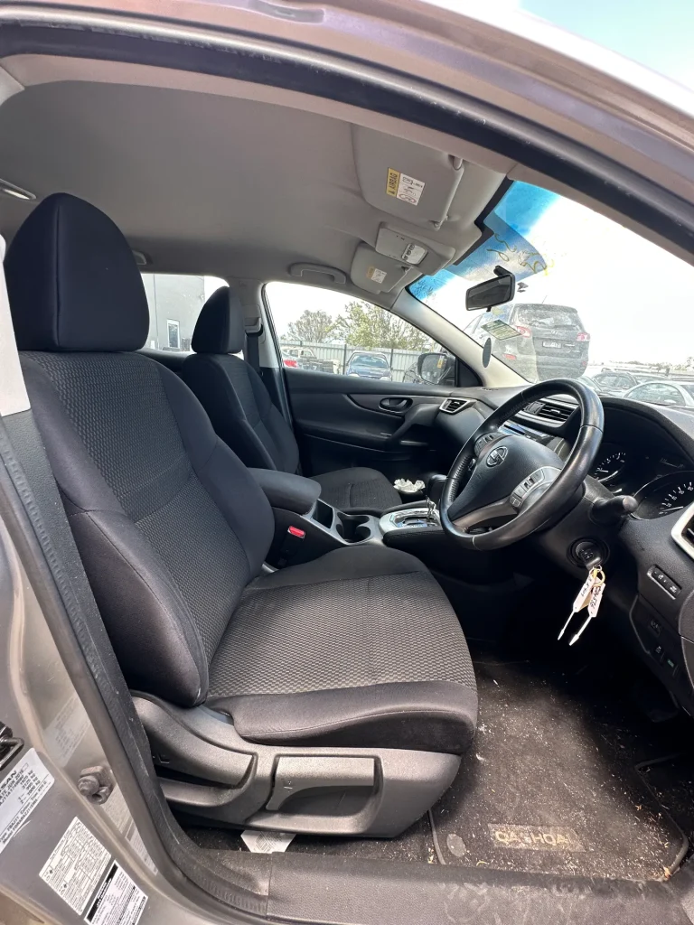 Nissan Qashqai 2016 Grey Auto Petrol