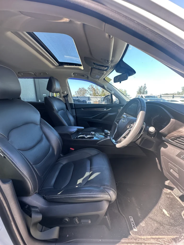 LDV D90 2021 White Auto Diesel