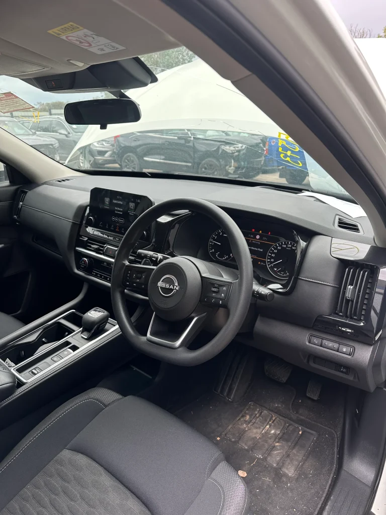 Nissan Pathfinder 2023 White Auto Petrol