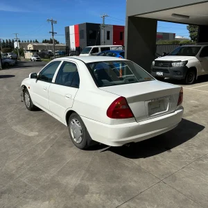 Mitsubishi Lancer 2000 White Auto Petrol