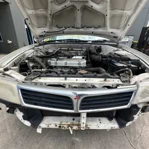 Mitsubishi Lancer 2000 White Auto Petrol