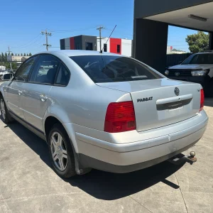 Volkswagen Passat 2000 White Auto Petrol