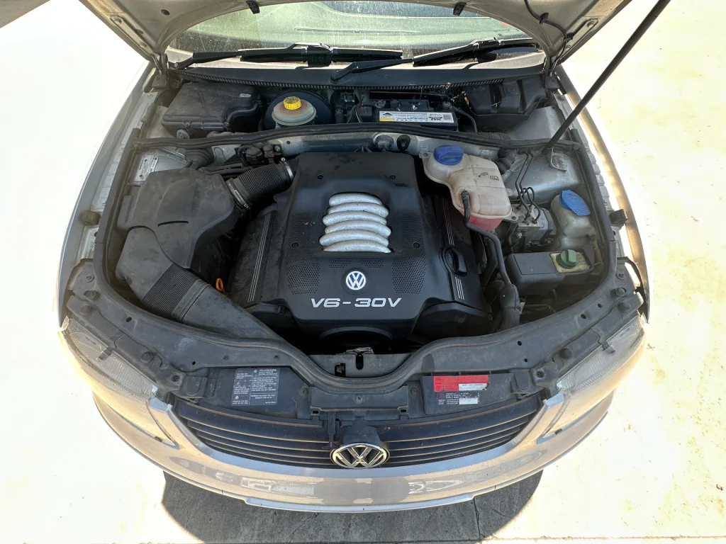 Volkswagen Passat 2000 White Auto Petrol