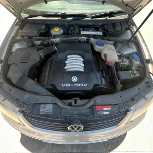 Volkswagen Passat 2000 White Auto Petrol