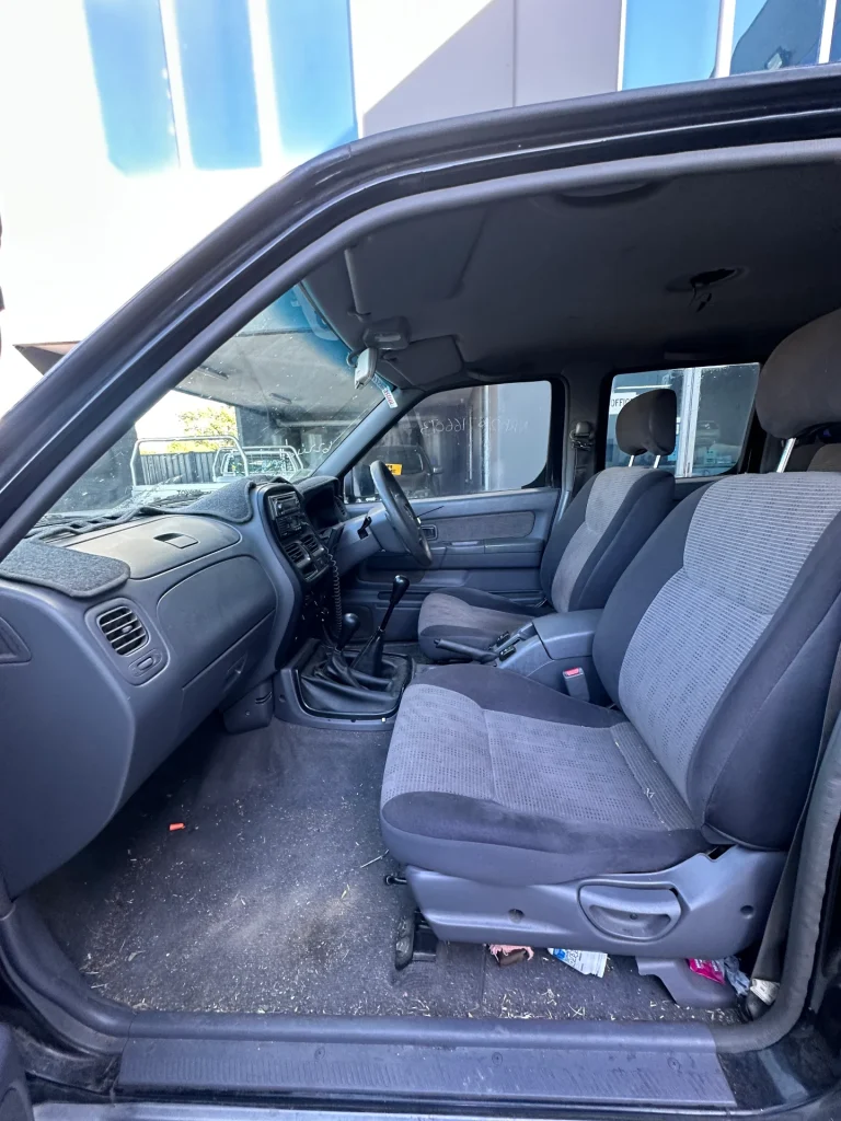 Nissan Navara 2002 Black Man Diesel