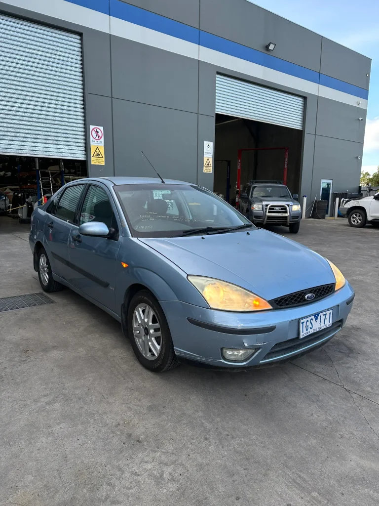 Ford Focus 2004 Silver Man Petrol