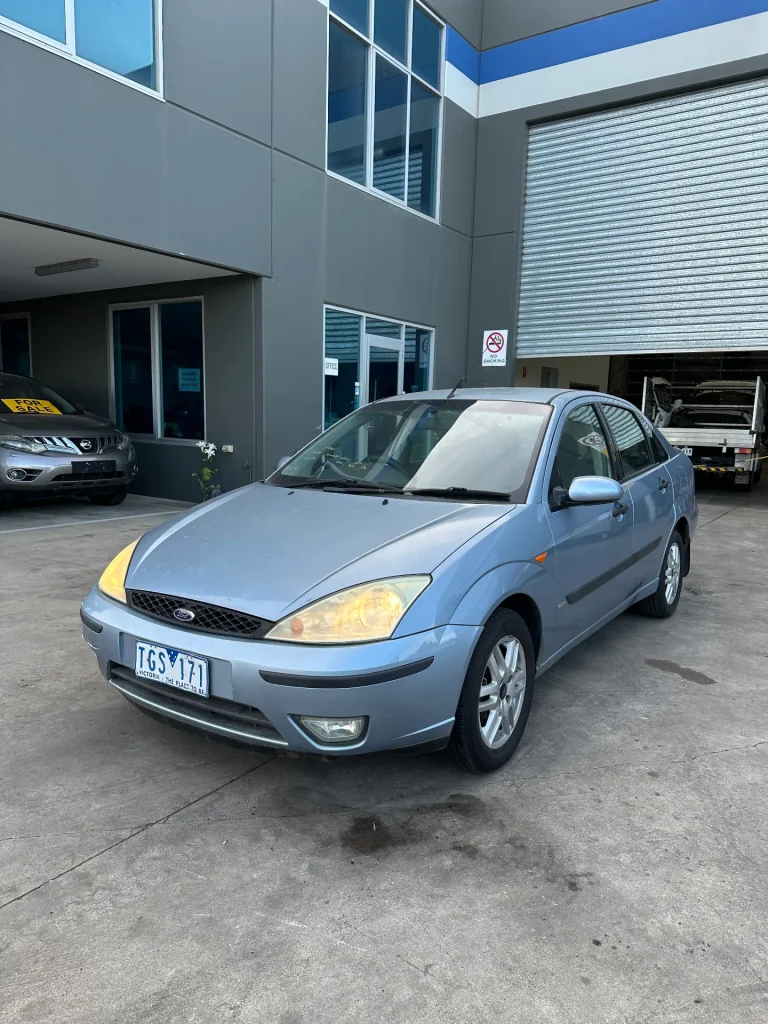 Ford Focus 2004 Silver Man Petrol