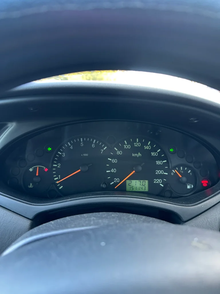 Ford Focus 2004 Silver Man Petrol