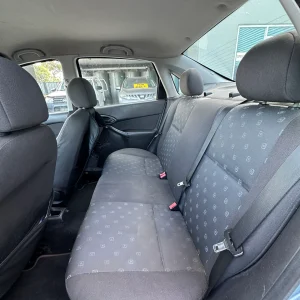 Ford Focus 2004 Silver Man Petrol