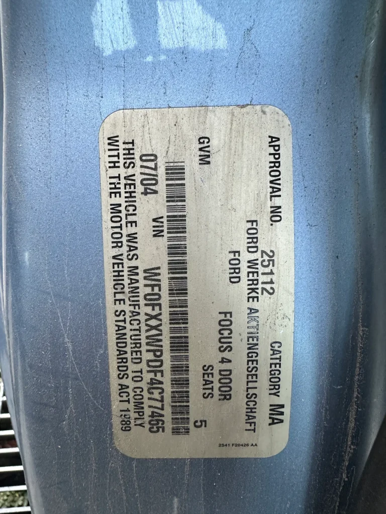 Ford Focus 2004 Silver Man Petrol