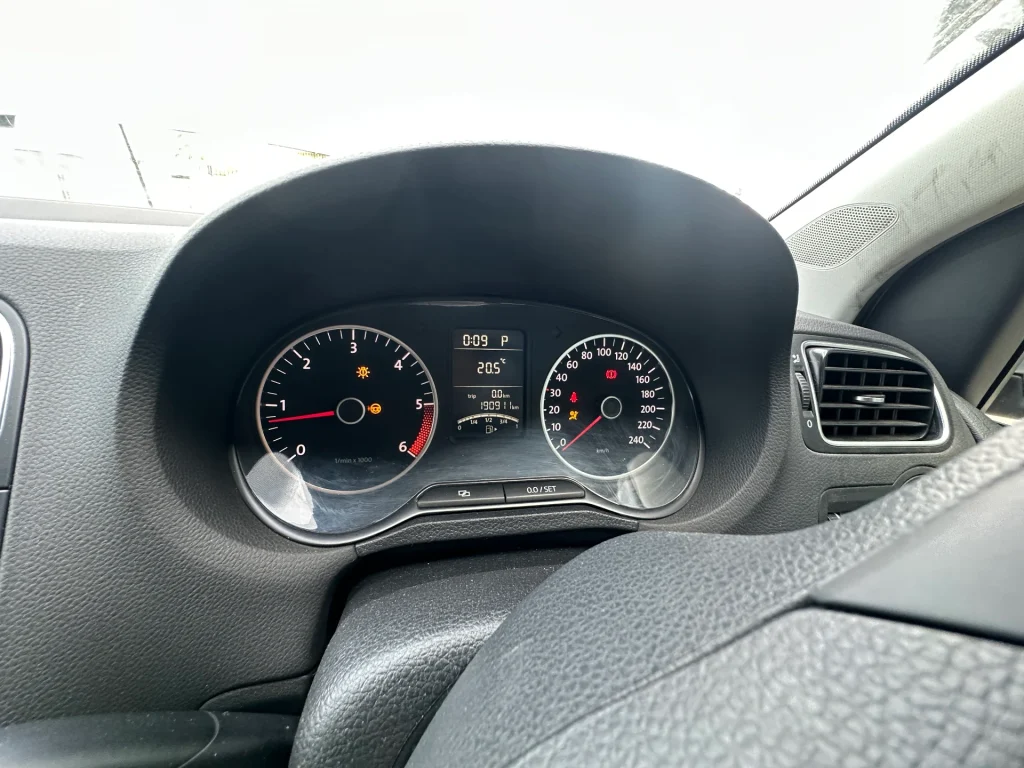 Volkswagen Polo 2010 Silver Auto Diesel