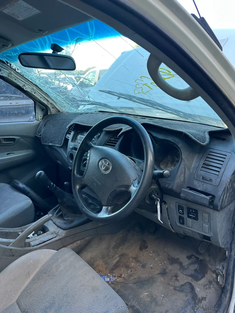 Toyota Hilux 2011 White Man Diesel
