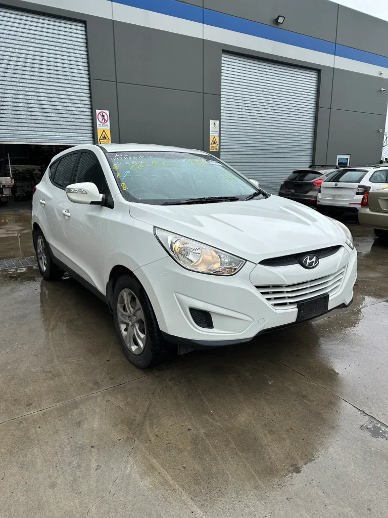 Hyundai ix35 2012 White Auto Petrol