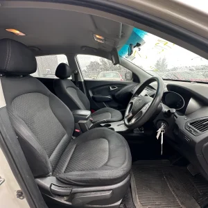 Hyundai ix35 2012 White Auto Petrol