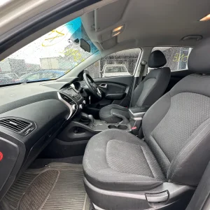 Hyundai ix35 2012 White Auto Petrol