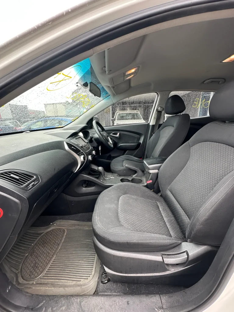 Hyundai ix35 2012 White Auto Petrol