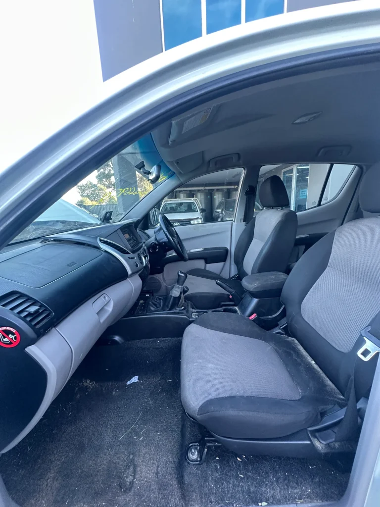 Mitsubishi Triton 2012 White Man Diesel
