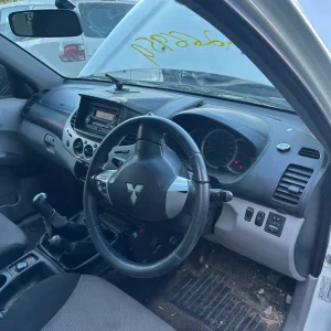 Mitsubishi Triton 2012 White Man Diesel