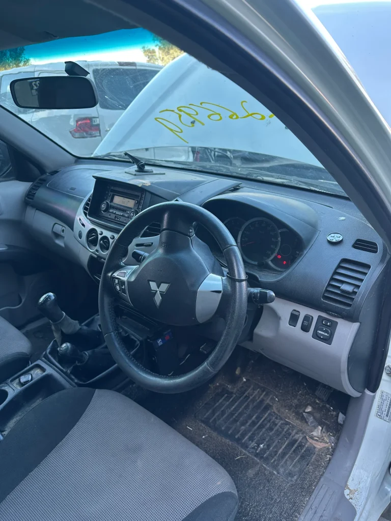 Mitsubishi Triton 2012 White Man Diesel