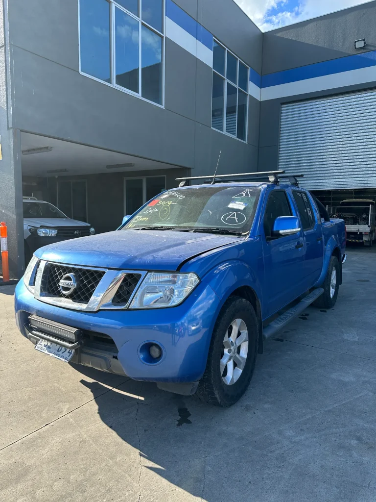 Nissan Navara 2013 Blue Auto Diesel