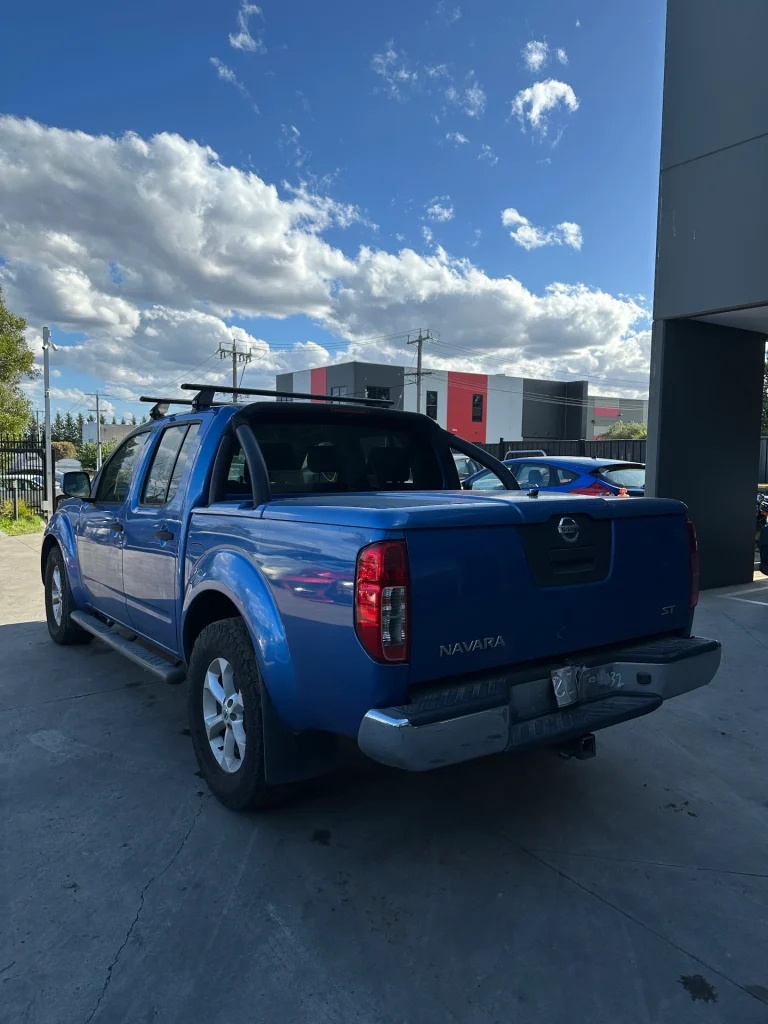 Nissan Navara 2013 Blue Auto Diesel