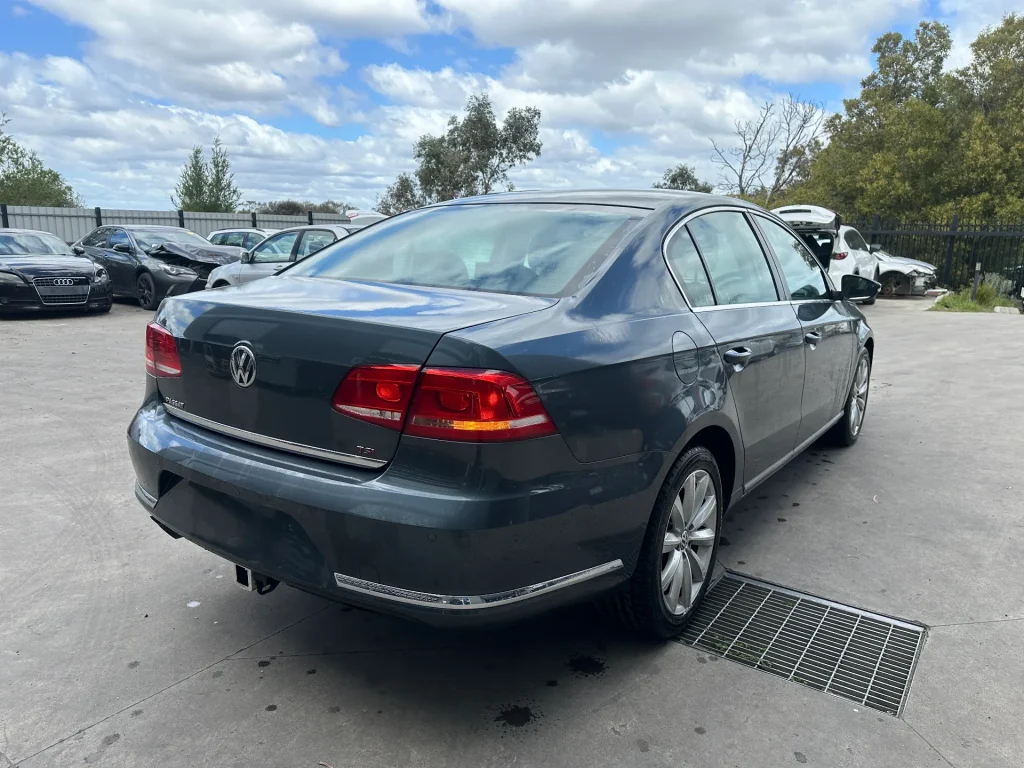 Volkswagen Passat 2013 Grey Auto Petrol