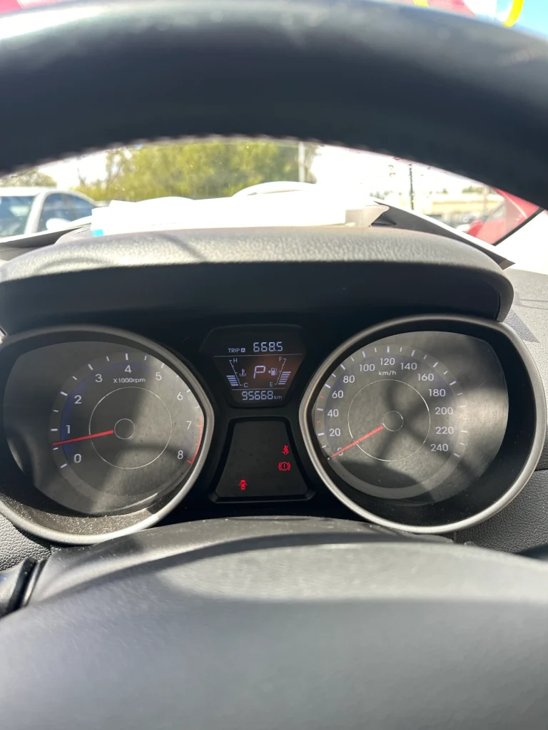 Hyundai Elantra 2014 Red Auto Petrol