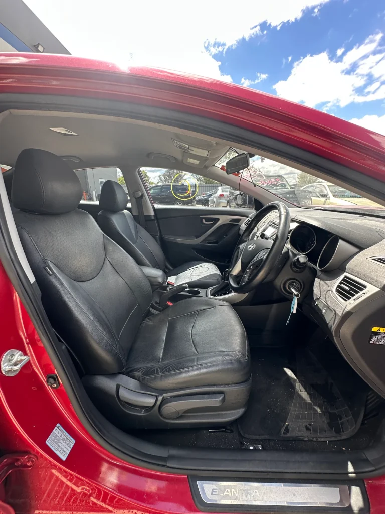 Hyundai Elantra 2014 Red Auto Petrol