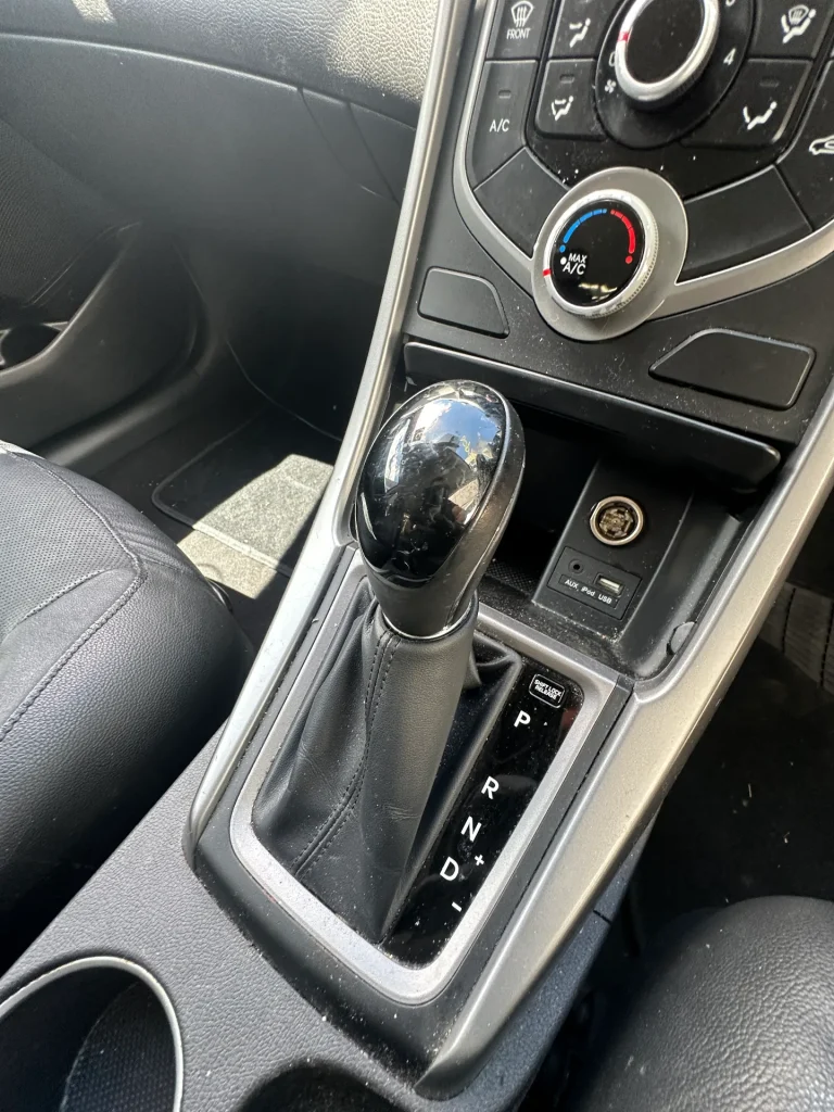 Hyundai Elantra 2014 Red Auto Petrol