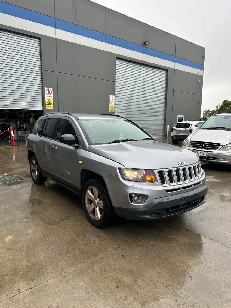 Jeep Compass 2014 Silver Man Petrol