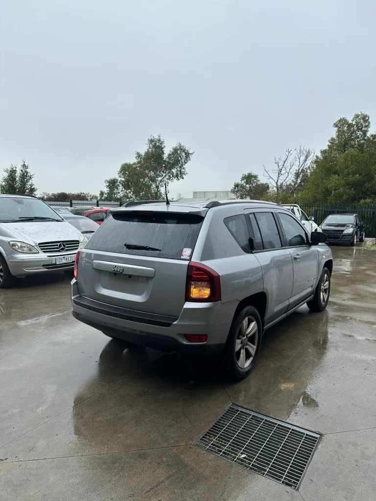 Jeep Compass 2014 Silver Man Petrol