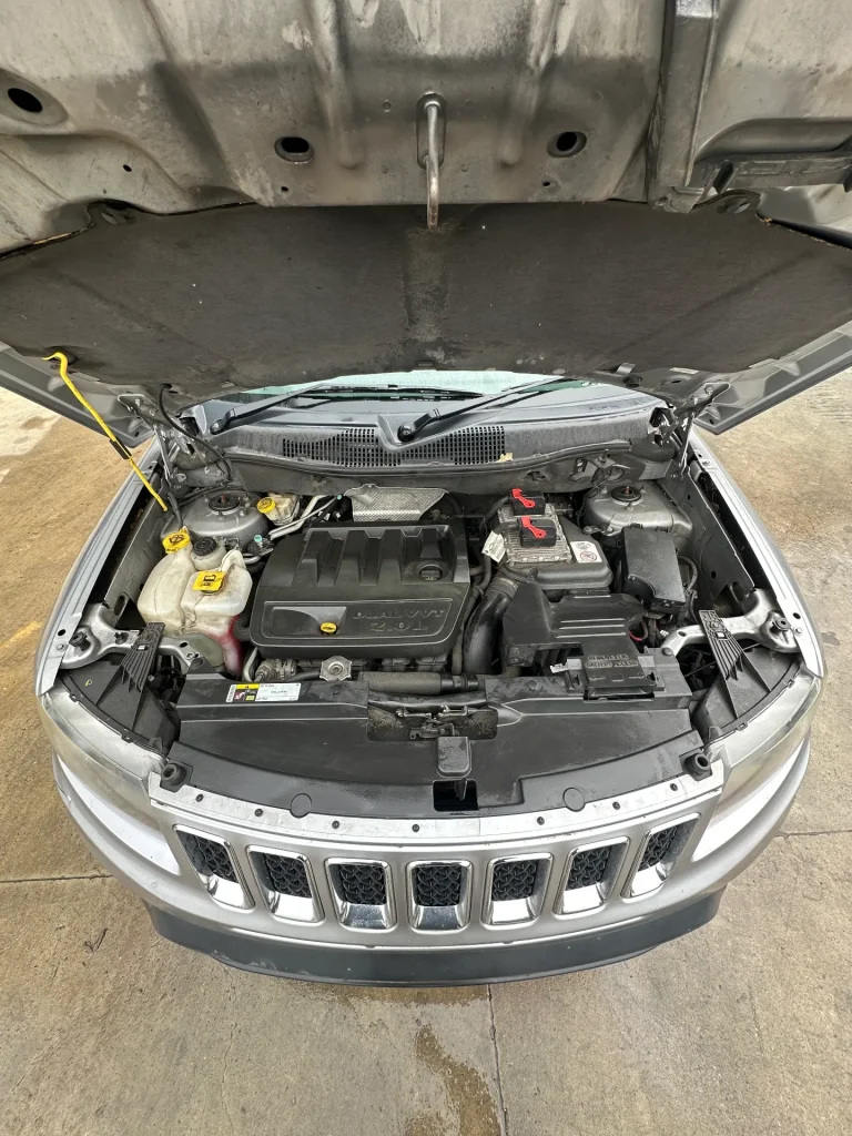 Jeep Compass 2014 Silver Man Petrol