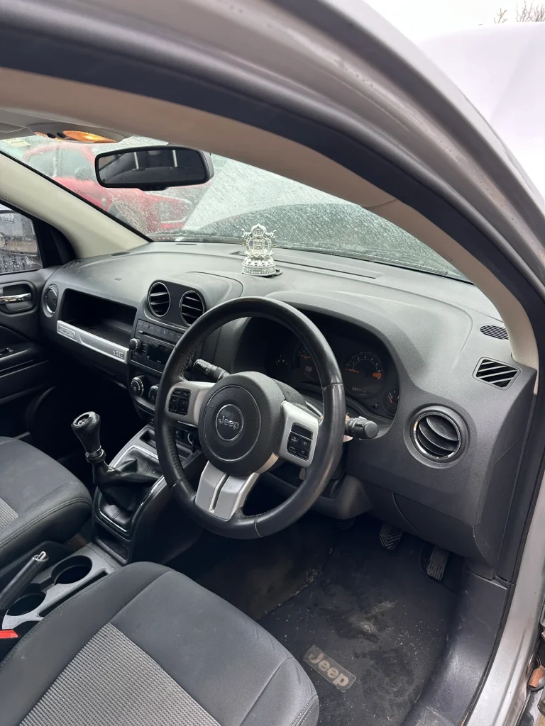 Jeep Compass 2014 Silver Man Petrol