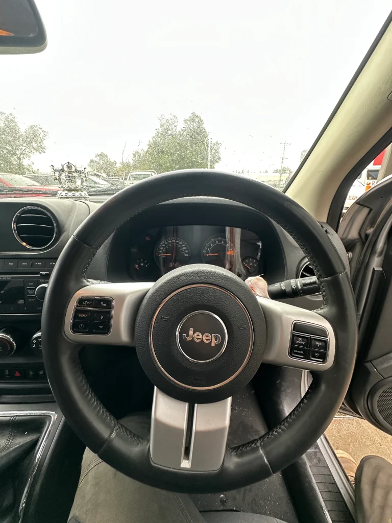Jeep Compass 2014 Silver Man Petrol