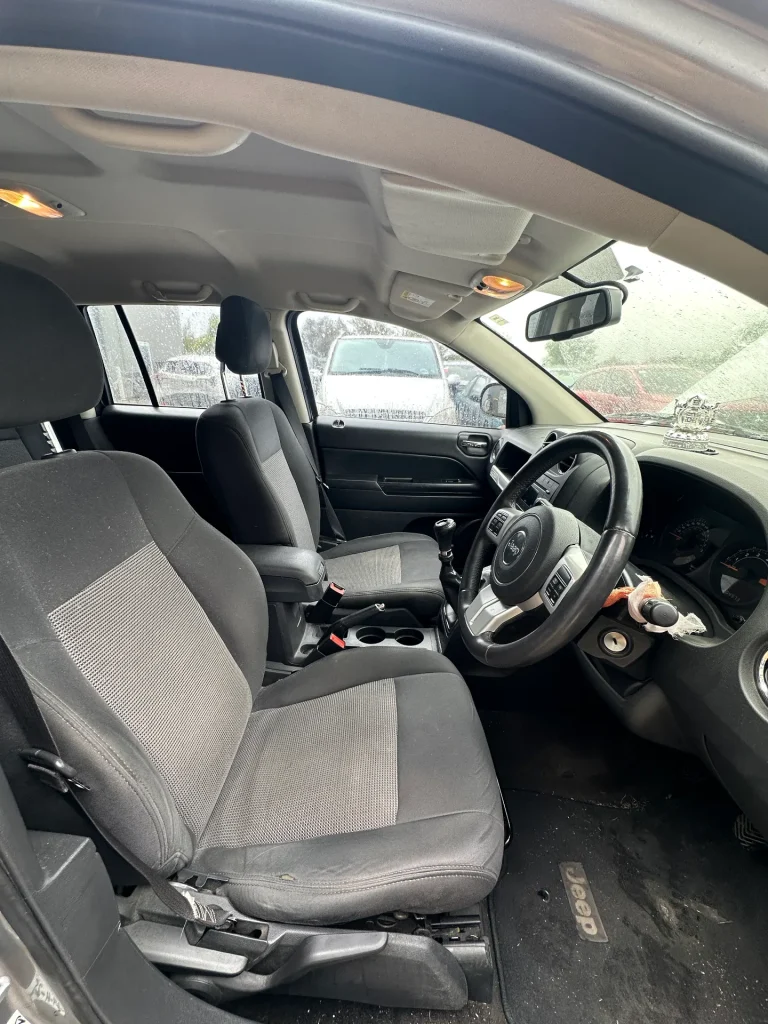 Jeep Compass 2014 Silver Man Petrol