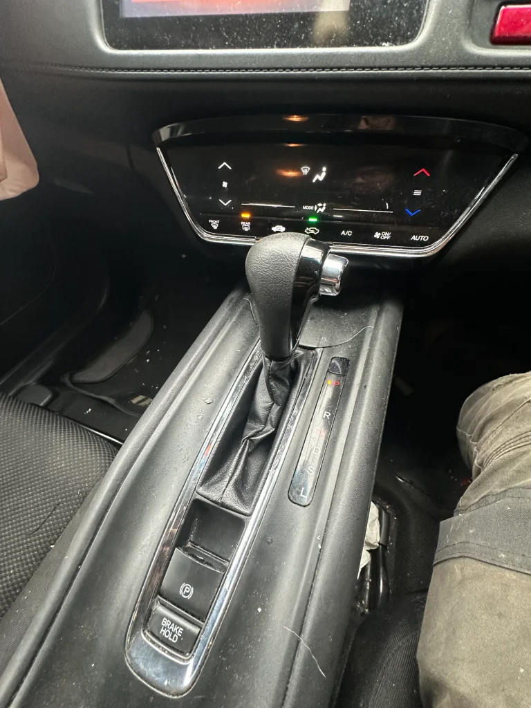 Honda Hrv 2015 White Auto Petrol