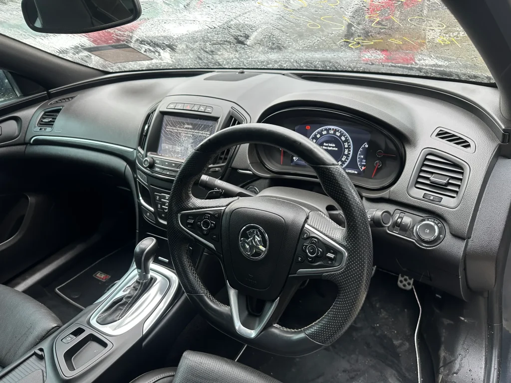 Opel Insignia 2015 White Auto Petrol