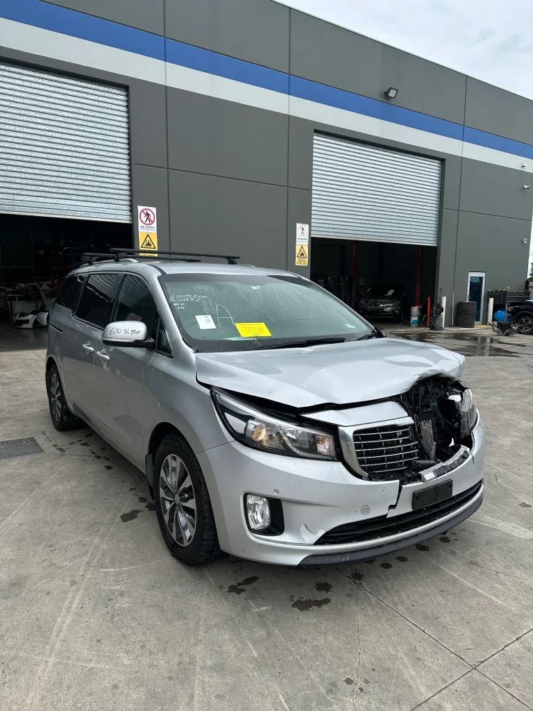 Kia Carnival 2018 Silver Auto Diesel