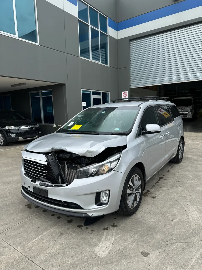 Kia Carnival 2018 Silver Auto Diesel