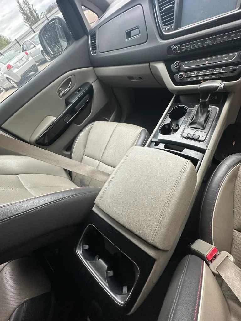 Kia Carnival 2018 Silver Auto Diesel