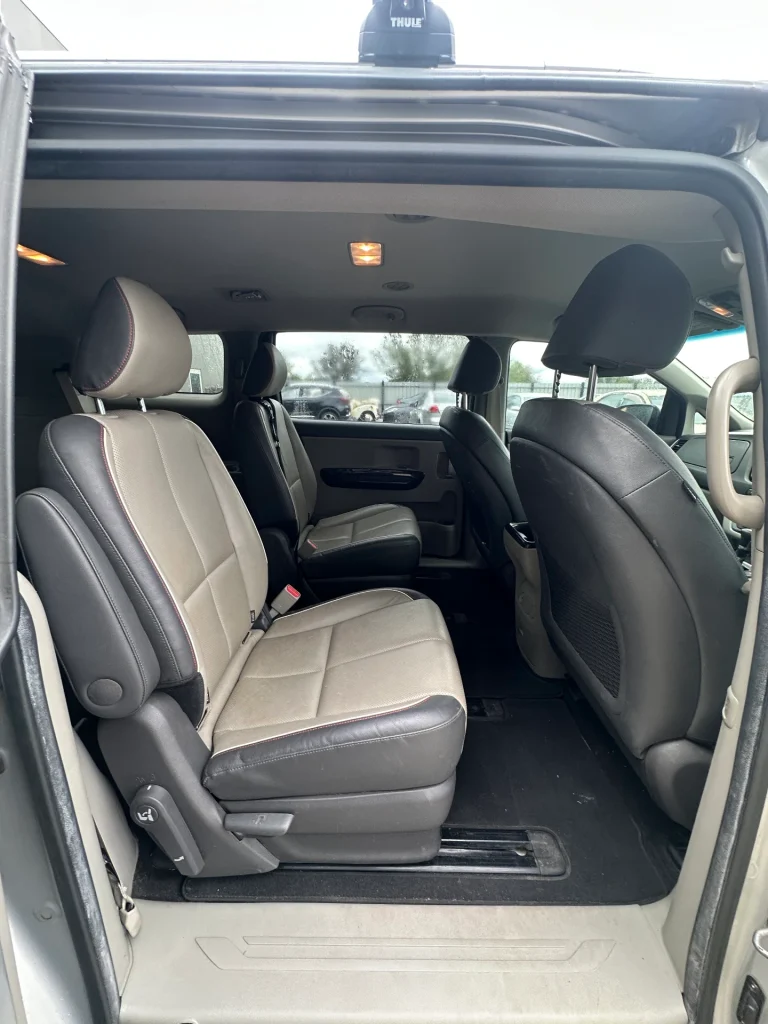 Kia Carnival 2018 Silver Auto Diesel