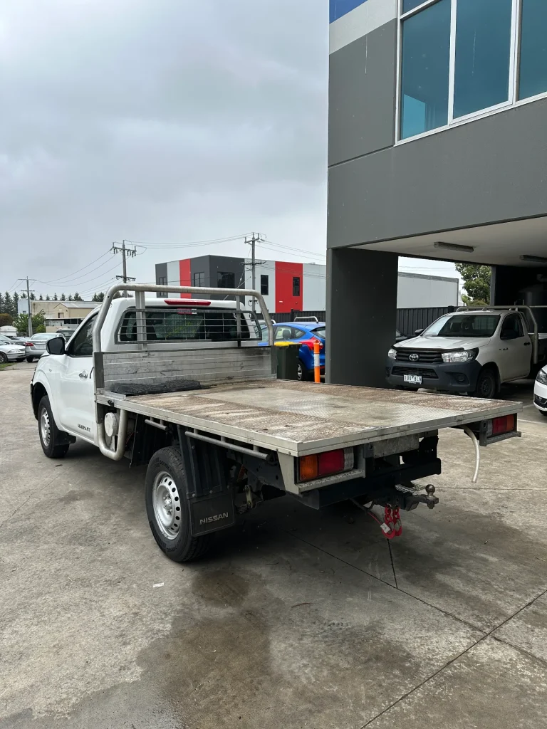 Nissan Navara 2018 White Man Diesel