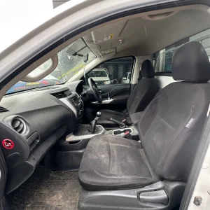 Nissan Navara 2018 White Man Diesel